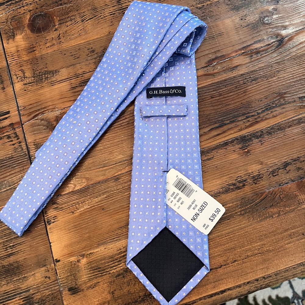 G.H. Bass & Co. Light Blue Geometric Men's Tie NEW